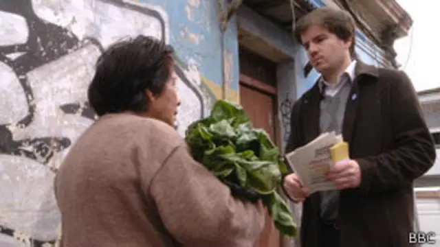 Giorgio Jackson haciendo campaña