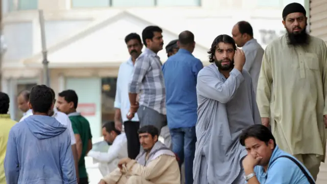 سعودی عرب سے جو لاکھوں کارکن اپنے اپنے ملکوں کو چلے گئے ہیں ان میں پاکستانیوں کی بھی بڑی تعداد شامل ہے۔