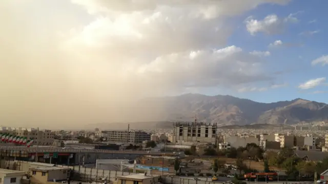 علی این عکس را از هفته اول آبان ماه در تهران گرفته است.