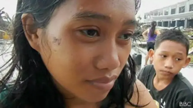 Jenny de la Cruz ha perdido a 11 de sus familiares con el paso del tifón Haiyán, uno de ellos era su hija de dos años.