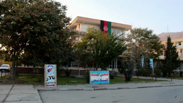 آمادگی های لازم برای بودوباش اشتراک کنندگان جرگه گرفته شده است. لویه جرگه در قانون اساسی "عالی ترین مظهر اراده مردم افغانستان" تعریف شده است.