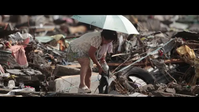 Antes y después del tifón Haiyán