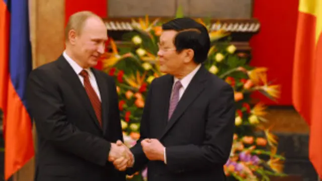 Tổng thống Putin gặp Chủ tịch Trương Tấn Sang hôm 12/11