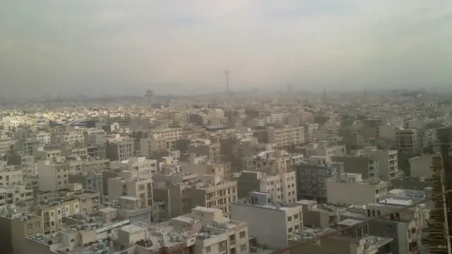 این عکس را رضا از تهران فرستاده است. 