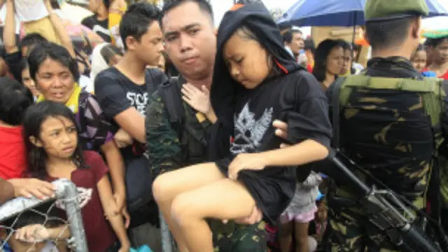 الدمار يعرقل توزيع المساعدات