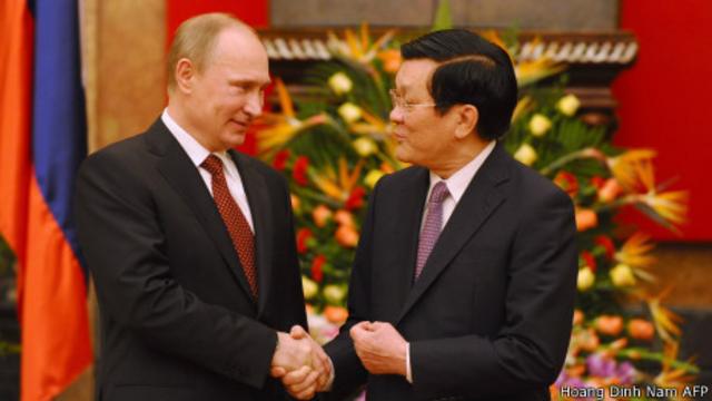 Tổng thống Putin gặp Chủ tịch Trương Tấn Sang trong chuyến thăm đến Hà Nội một ngày.