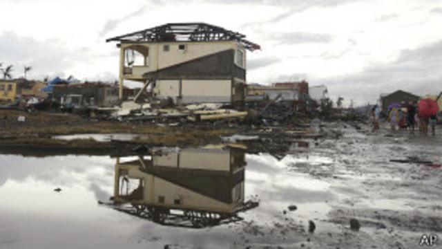 Destrucción en Tacloban tras el tifón Haiyán
