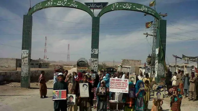 اس لانگ مارچ کے شرکا نے بتایا کہ وہ روزانہ 30 سے 40 میل فاصلہ طے کرتے ہیں اور ایک آبادی سے دوسری آبادی تک انہیں مقامی دوست احباب چھوڑنے کے لیے جاتے ہیں۔