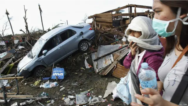 “海燕”强袭菲律宾 灾区重创等救援