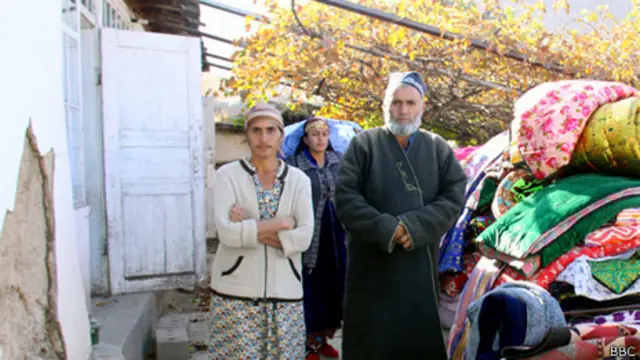Пострадавшие от землетрясения в Таджикистане