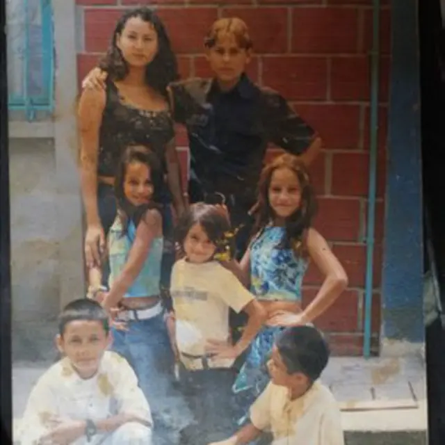 Yineth con sus hermanos