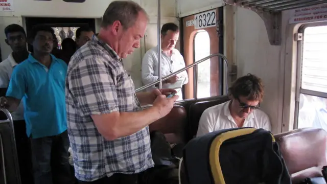 ආපසු කොළඹට යන ලෙස පොලීසිය ඔවුනට පැවසූ බව කැලම් මැක්රේ පවසයි