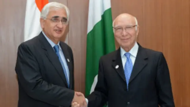 खुर्शीद और सरताज अजीज