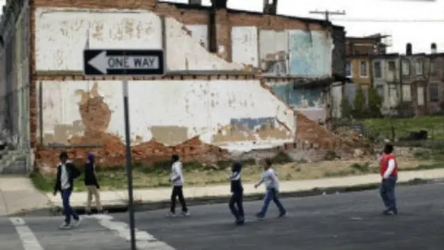 تريد هذه الدراسة الكشف عن التأثير المحدد لتغيير الدخل على الأطفال خلال السنوات التي تسبق دخولهم المدرسة.