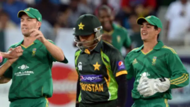 پاکستان نے 9 وکٹوں کے نقصان پر 144 رنز بنائے