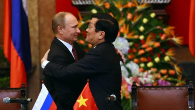 Hai ông Vladimir Putin và Trương Tấn Sang