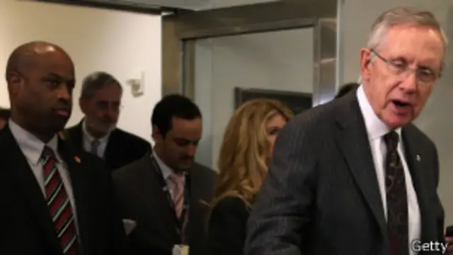 چند امریکی سیاستدانوں کا خیال ہے کہ اوباما انتظامیہ ایران کے معاملے پر حد سے زیادہ تیزی سے کام کر رہی ہے جو کہ ٹھیک نہیں ہے