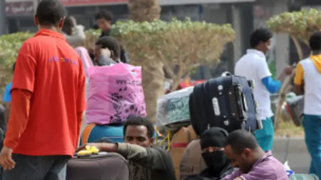 سعودی عرب سے جہاں شمالی افریقہ، انڈیا، انڈونیشیا، فلپائین اور دیگر ممالک کے غیر قانونی تارکینِ وطن کو ملک بدر کرنے کا سلسلہ جاری ہے