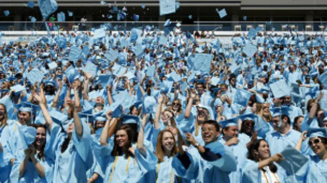 د امریکا د قانون له مخې په ښوونځیو او کار ځایونو کې د ښځو ځورونه سخته منع ده، خو بیا هم افغان سړو ته د ښځو تعلیم او کار د منلو وړ نه دي.