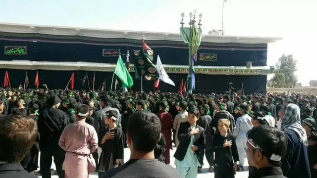 محمدعاصف درباره مراسم عزاداری در شهر لشکرگاه نوشته: "عزاداری مردم در شهر لشکرگاه در ولایت هلمند، یکی از ناامن‌ترین ولایات افغانستان."