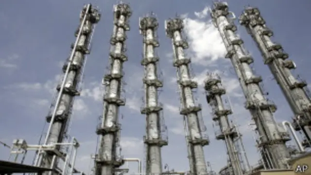 فعالیت نیروگاه آب سنگین اراک یکی از موارد نگرانی غرب درباره برنامه هسته‌ای ایران بوده است