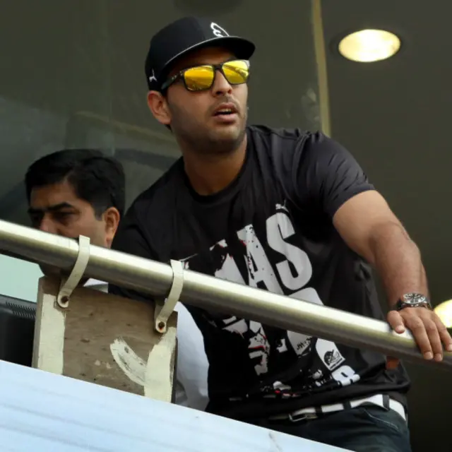 آخری میچ کے ناظرین میں بھارتی کرکٹر یوراج سنگھ بھی شامل تھے۔