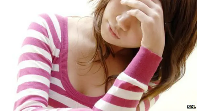 Việc phẫu thuật "tạo hình âm vật" không nên thực hiện khi chưa đủ 18 tuổi