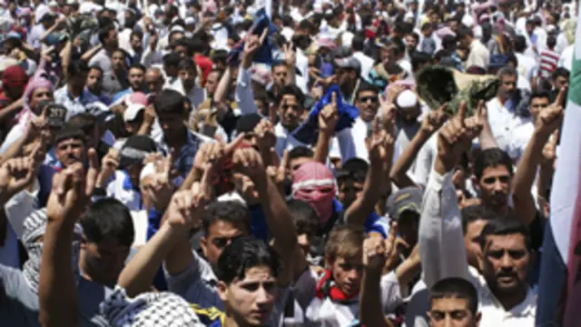 مظاهرة في الفلوجة بالانبار في ابريل / نيسان الماضي (ارشيف)