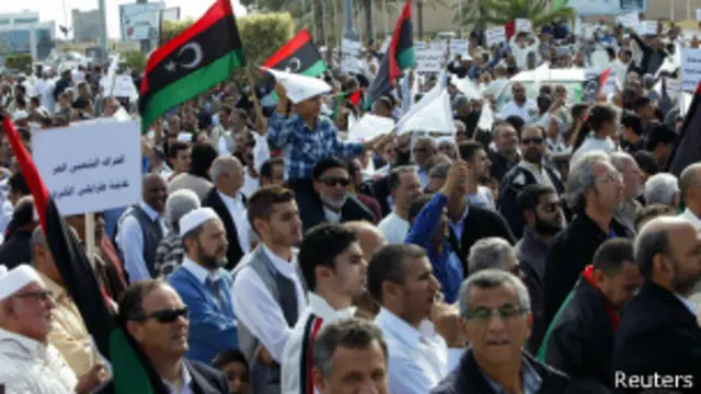 تظاهرکنندگان خواهان خروج شبه‌نظامیان از ترابلس هستند