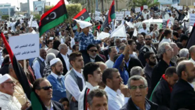 جانب من مظاهرات الجمعة التي طالبت برحيل بميلشيات تابعة للواء مصراتة وأدت إلى مقتل نحو 43 شخصا.