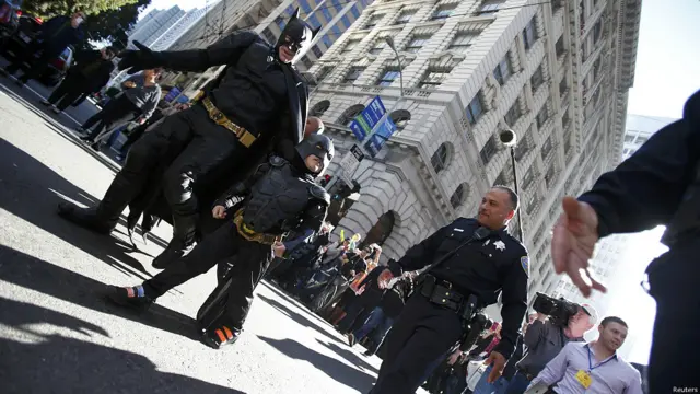 El diario San Francisco Chronicle distribuyó una edición especial con el titular "Batkid salva a la ciudad".