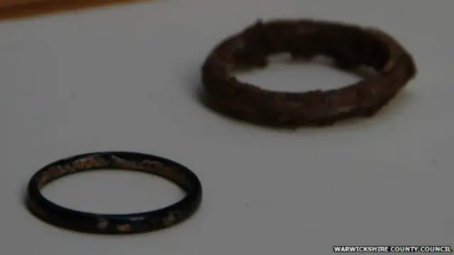 Temuan cincin menujukan kerangka itu mungkin bocah perempuan