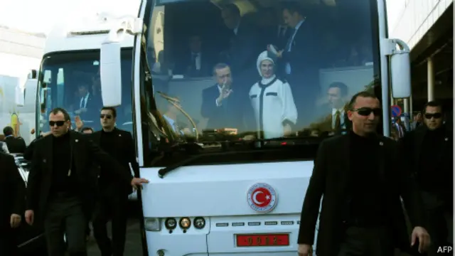 يطمح أردوغان إلى الترشح لمنصب رئيس الجمهورية الذي سيتم انتخابه لأول مرة عبر الاقتراع المباشر العام المقبل