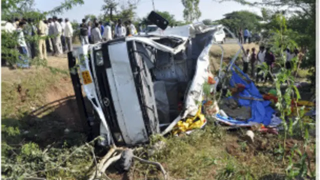 یہ تمام مزدور کرناٹک کے يادگر ضلع سے ٹرک پر مہاراشٹر کے علاقے ساوادتی جا رہے تھے