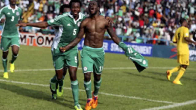 سجل فيكتور موزيز هدف نيجيريا الاول من ضربة جزاء