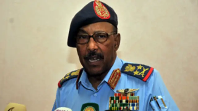 وزير الدفاع السوداني عبدالرحيم محمد حسين