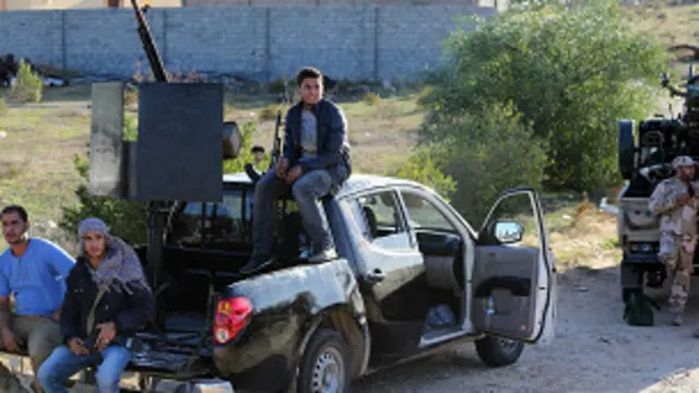 أعلنت طرابلس الإضراب العام ثلاثة أيام حدادا على ضحايا الاشتباكات