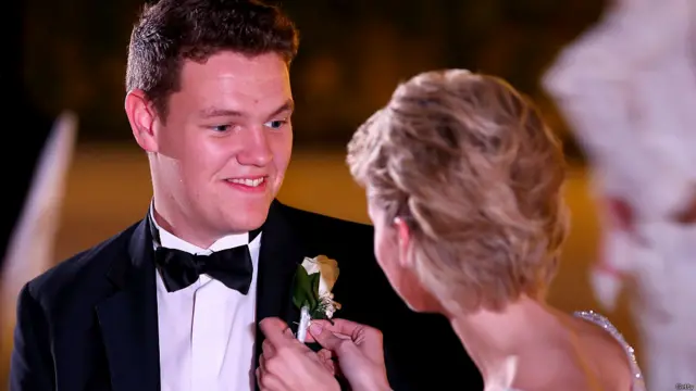 द लंदन सीज़न अकादमी ने दुबई के रॉयल आयलैंड पर गैट्सबी थीम पर बॉल का आयोजन किया. लंदन सीज़न का मतलब है ब्रिटिश और अंतरराष्ट्रीय सामाजिक और कॉर्पोरेट दुनिया की परंपराएं. 