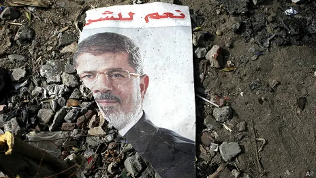 لم تصر مبادرة أنصار مرسي صراحة على عودته بكامل صلاحياته