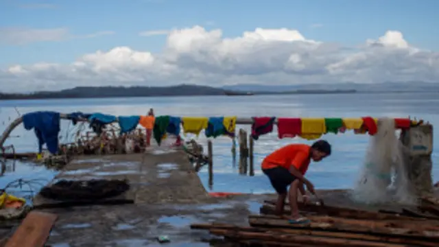 هیاان نومي توپان ځپلو ته د نړیوالو مرستې هم په ځنډ ورسېدي.