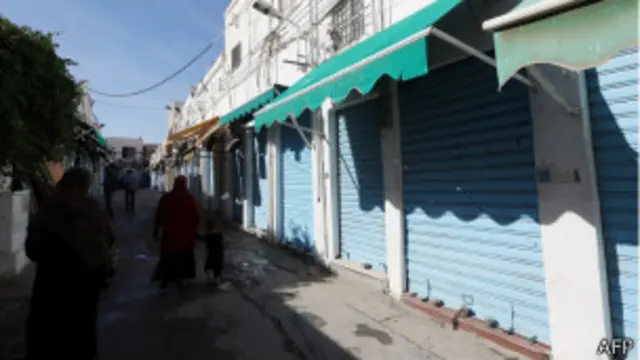 طرابلس به حالت نیمه تعطیل درآمده است