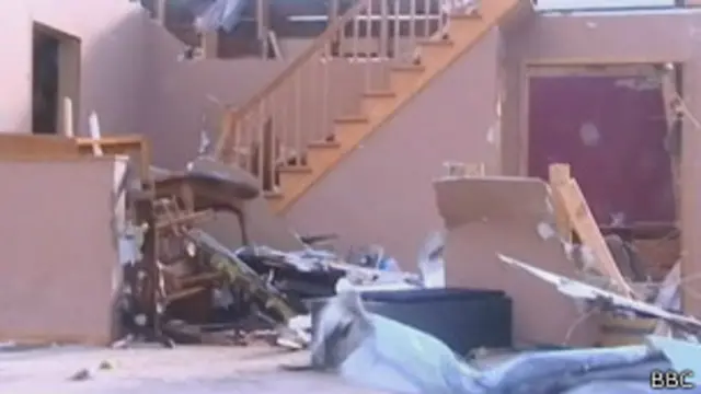 casa destruída por tornado
