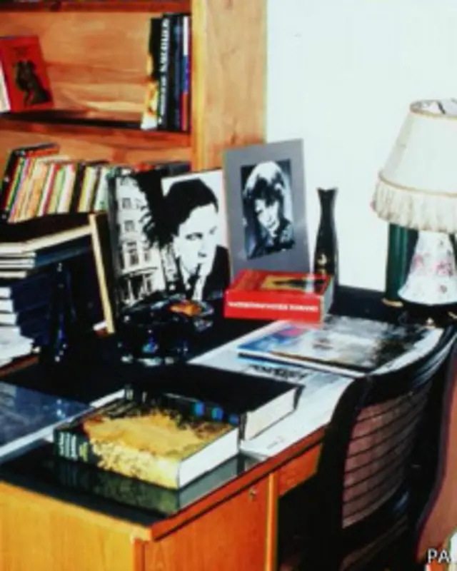 Письменный стол Филби