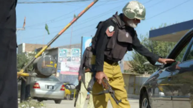 ذشتہ رات بھی ملاکنڈ کے علاقے سخاکوٹ میں بھی لیویز کی چیک پوسٹ پر حملہ کیا گیا تھا جس میں دو لیویز اہلکار ہلاک ہوگئے تھے