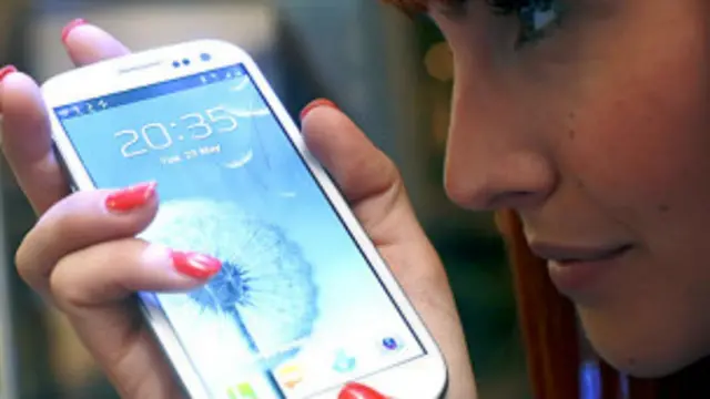 ایپل اور سام سنگ نے ایک عرصے سے مختلف ملکوں میں ایک دوسرے کے خلاف ٹیکنالوجی چوری کرنے کے مقدمات دائر کیے ہوئے ہیں