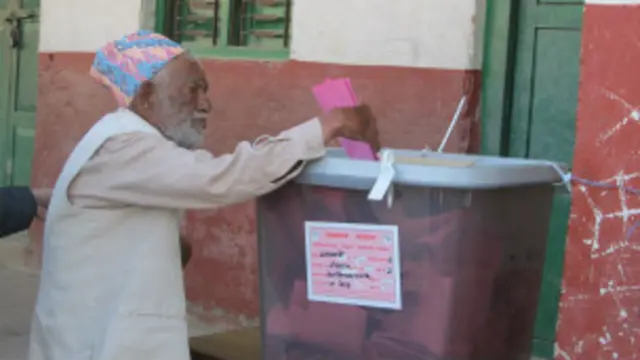 संविधान लेखिने आशामा भोट दिएकाहरुमा निराशा बढ्दै गएको पाइन्छ