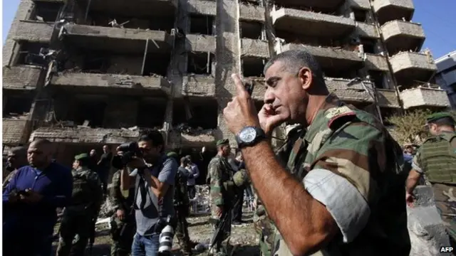 ماموران امنیتی به سرعت در محل حاضر شدند.