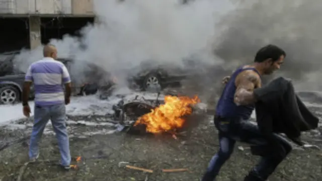 ليست هذه المرة الأولى التي يبدو فيها أن الصراع يمتد عبر الحدود ليسبب حالة من الفوضى هنا في لبنان.