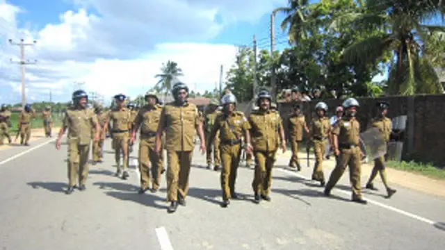 'පොලිසියේ අයට පිස්තෝල දීල තියෙන්නේ ජීවන වියදම දරාගන්න බැරිවුනොත් සිය දිවි නසාගන්න'