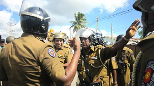 'එවැනි අවස්ථාවකදී පුද්ගලික ආරක්ෂාවේ අයිතිය නැමති නීතිමය සිද්ධාන්තය භාවිතා කිරීමට සිද්ධ වෙනවා'